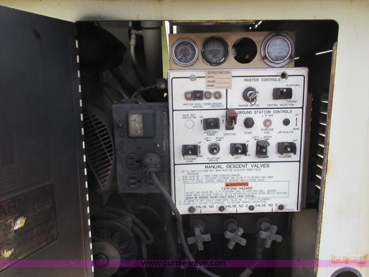 image for item L3898 1996 JLG 40H boom lift