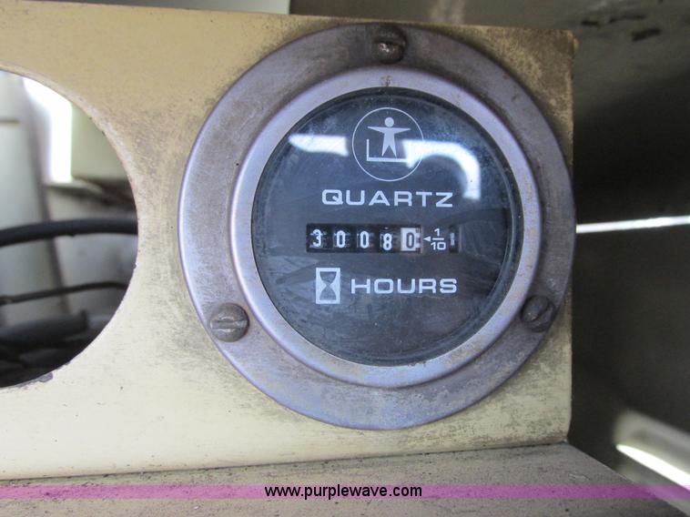 image for item L3898 1996 JLG 40H boom lift