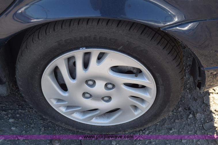 image for item K4830 1999 Saturn SL2