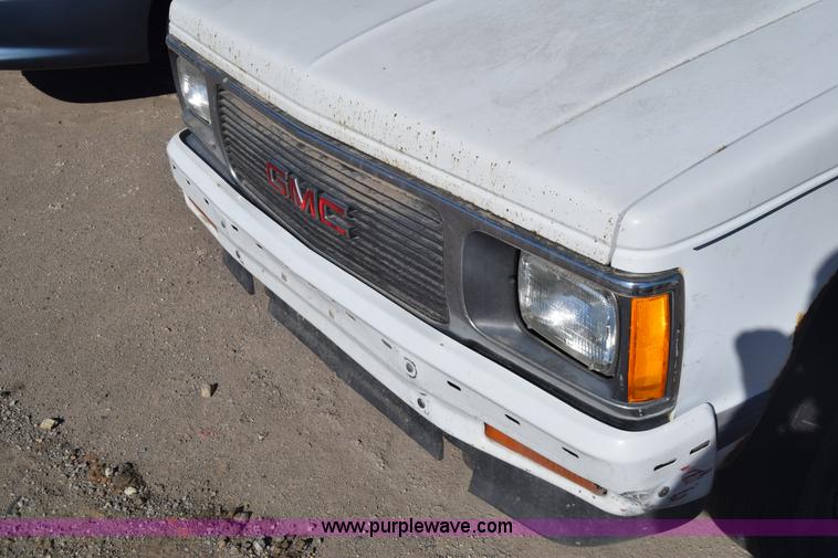 image for item K4831 1993 GMC Jimmy SLE SUV