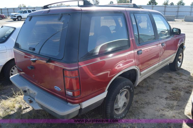 image for item K4833 1991 Ford Explorer SUV