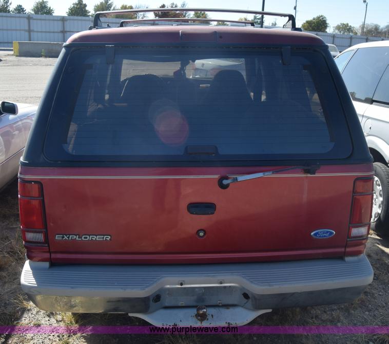 image for item K4833 1991 Ford Explorer SUV