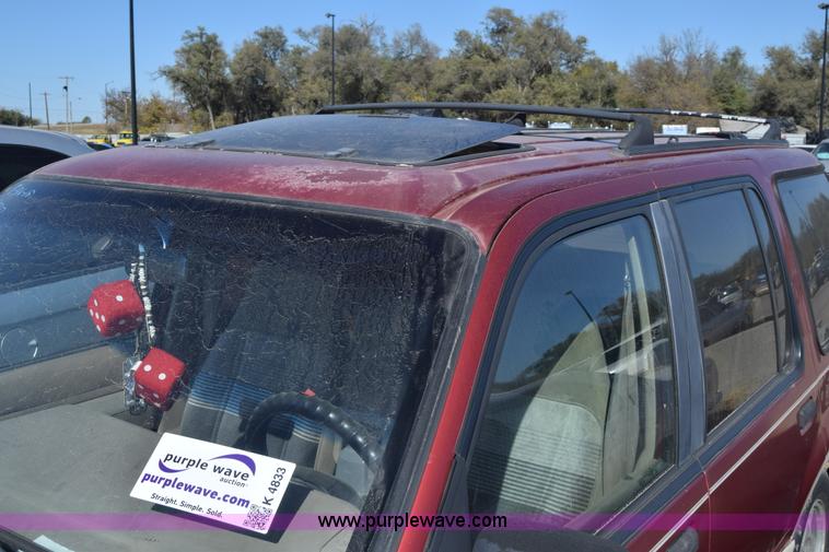 image for item K4833 1991 Ford Explorer SUV