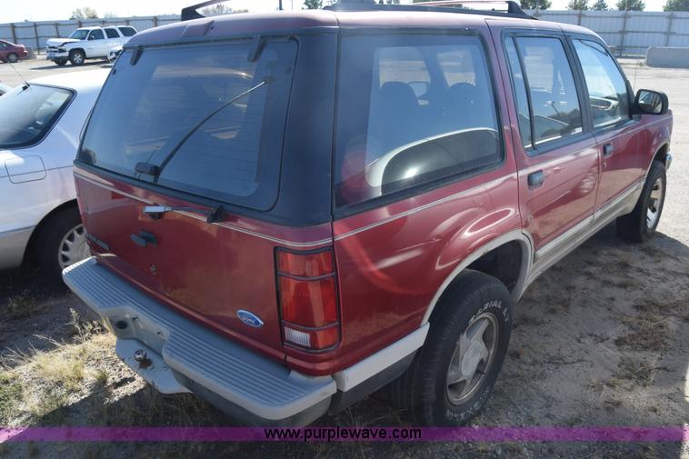 image for item K4833 1991 Ford Explorer SUV