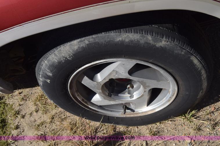 image for item K4833 1991 Ford Explorer SUV