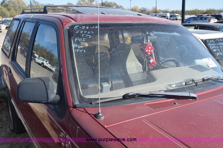 image for item K4833 1991 Ford Explorer SUV