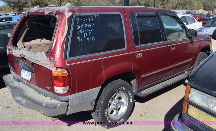 image for item K4834 2000 Ford Explorer SUV