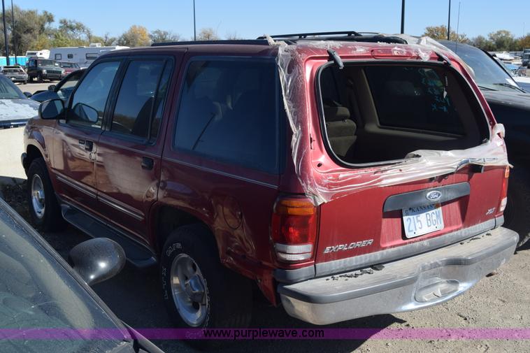 image for item K4834 2000 Ford Explorer SUV