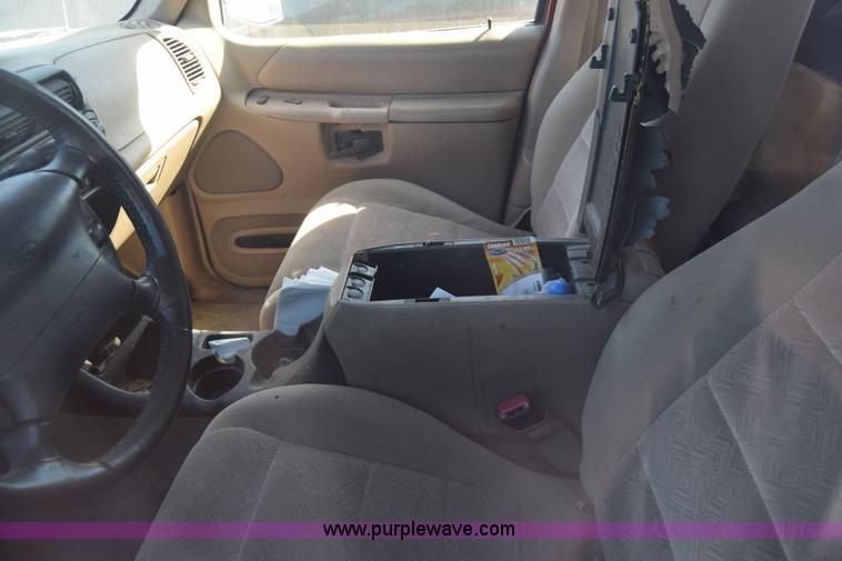 image for item K4834 2000 Ford Explorer SUV