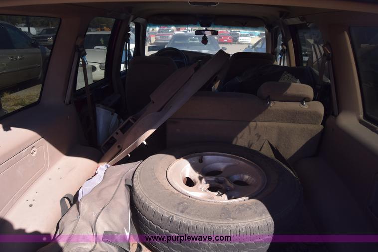 image for item K4834 2000 Ford Explorer SUV