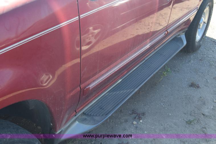 image for item K4834 2000 Ford Explorer SUV