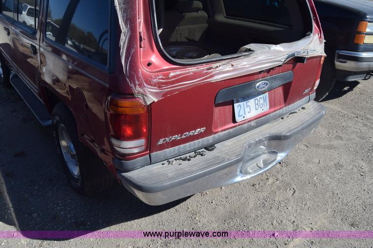 image for item K4834 2000 Ford Explorer SUV