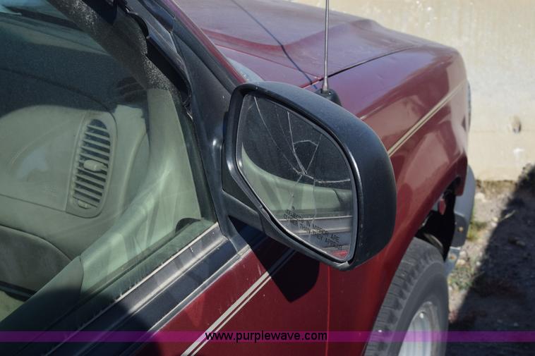 image for item K4834 2000 Ford Explorer SUV