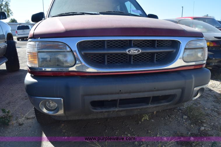 image for item K4834 2000 Ford Explorer SUV