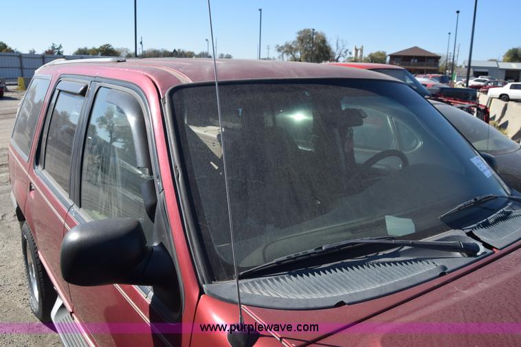 image for item K4834 2000 Ford Explorer SUV