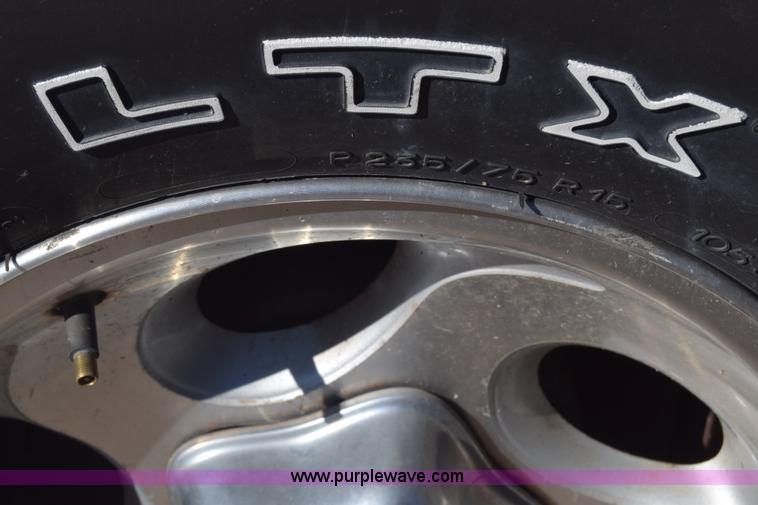 image for item K4834 2000 Ford Explorer SUV