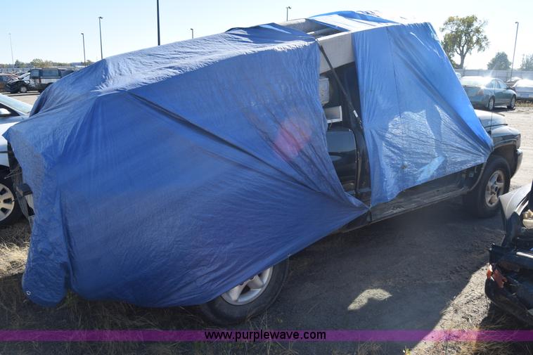 image for item K4838 2001 Dodge Ram 1500 Quad Cab pickup truck