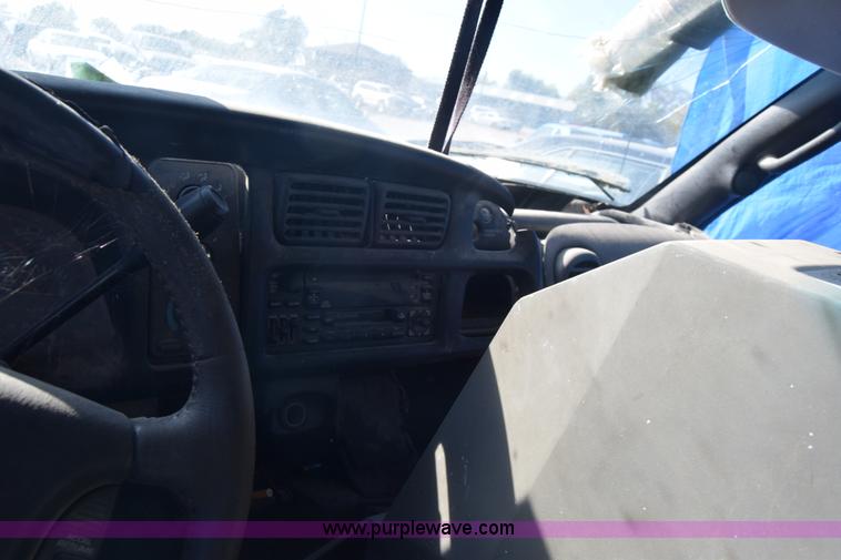 image for item K4838 2001 Dodge Ram 1500 Quad Cab pickup truck