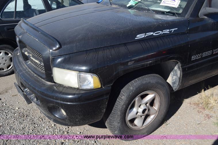 image for item K4838 2001 Dodge Ram 1500 Quad Cab pickup truck