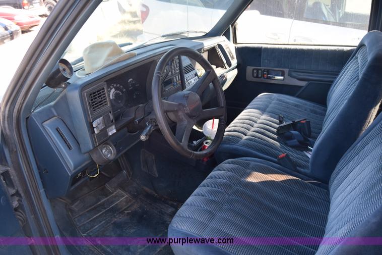 image for item K4840 1991 Chevrolet 1500 pickup truck