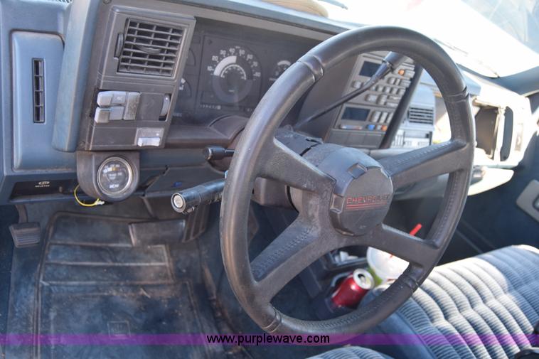 image for item K4840 1991 Chevrolet 1500 pickup truck