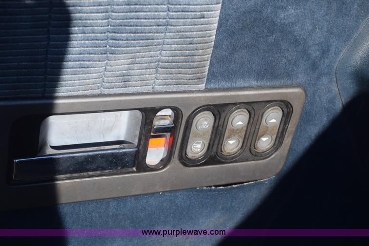 image for item K4840 1991 Chevrolet 1500 pickup truck