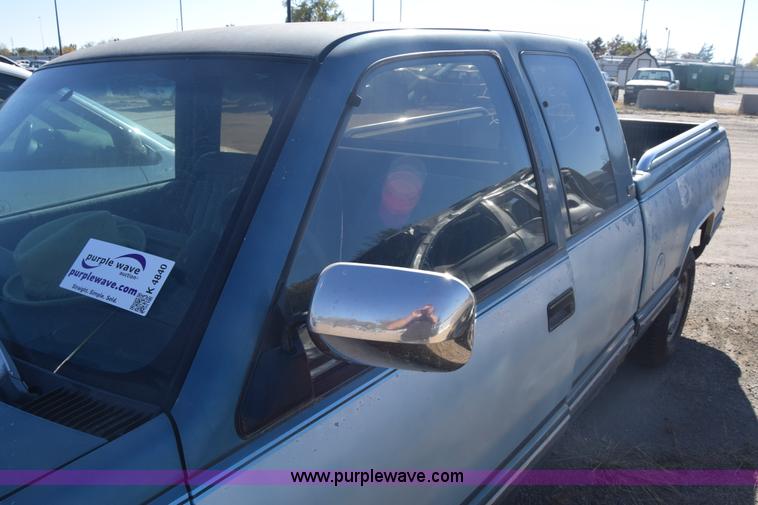 image for item K4840 1991 Chevrolet 1500 pickup truck