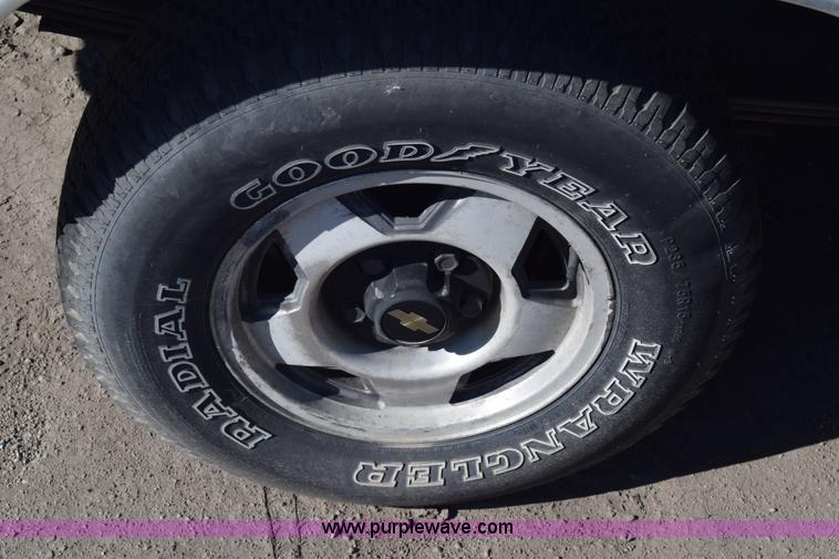 image for item K4840 1991 Chevrolet 1500 pickup truck