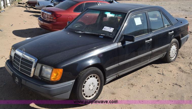 image for item K4843 1989 Mercedes Benz 300E