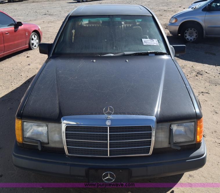 image for item K4843 1989 Mercedes Benz 300E