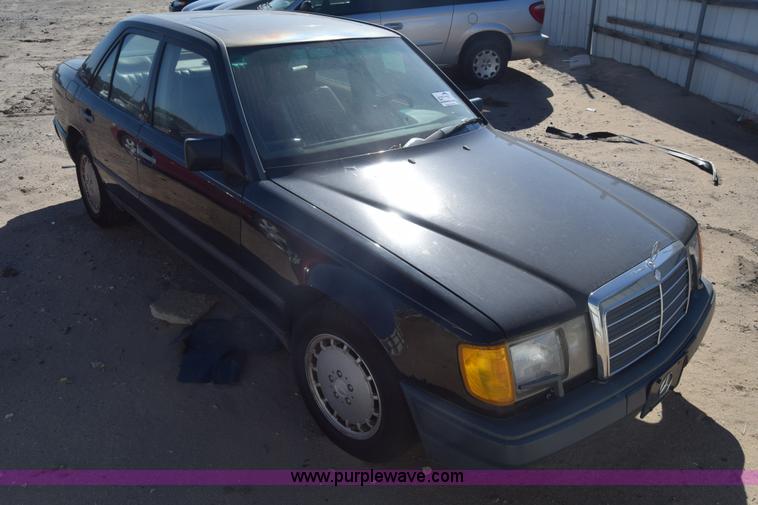 image for item K4843 1989 Mercedes Benz 300E