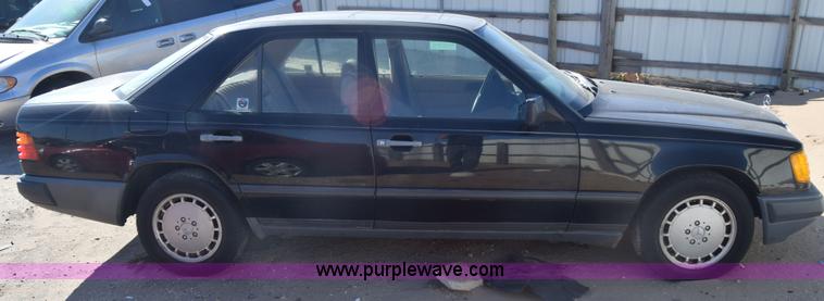 image for item K4843 1989 Mercedes Benz 300E