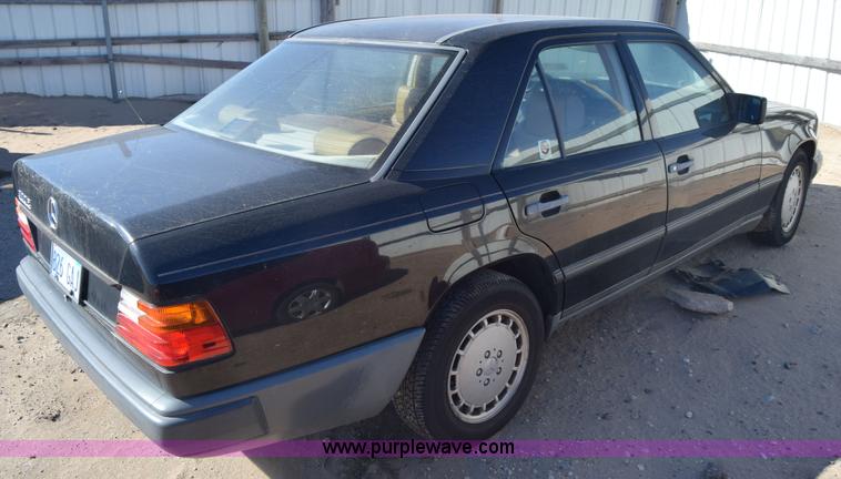 image for item K4843 1989 Mercedes Benz 300E