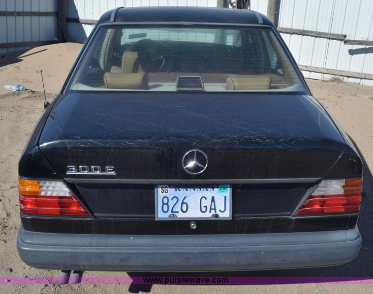 image for item K4843 1989 Mercedes Benz 300E