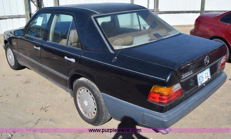 image for item K4843 1989 Mercedes Benz 300E