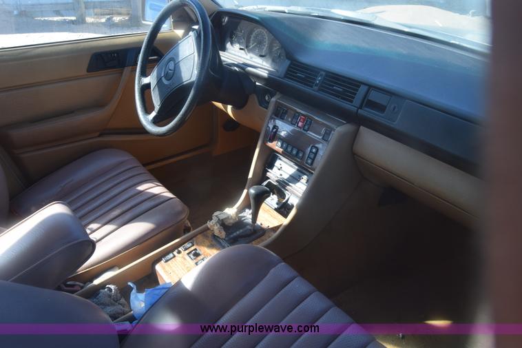 image for item K4843 1989 Mercedes Benz 300E