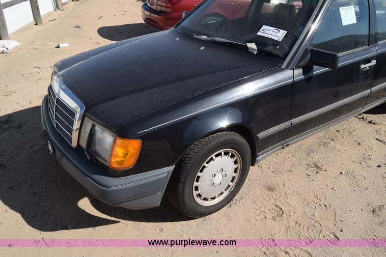image for item K4843 1989 Mercedes Benz 300E