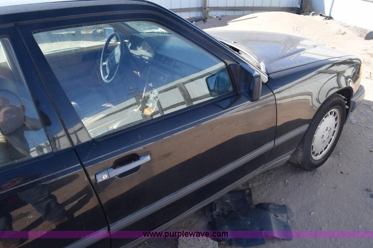 image for item K4843 1989 Mercedes Benz 300E