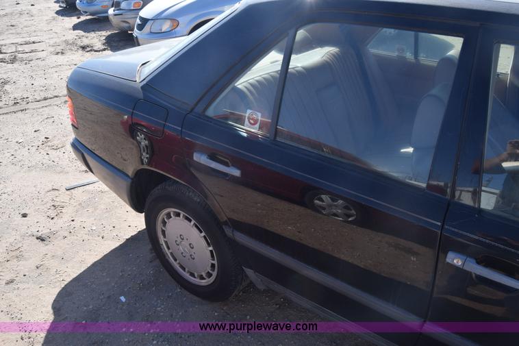 image for item K4843 1989 Mercedes Benz 300E