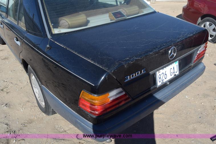 image for item K4843 1989 Mercedes Benz 300E