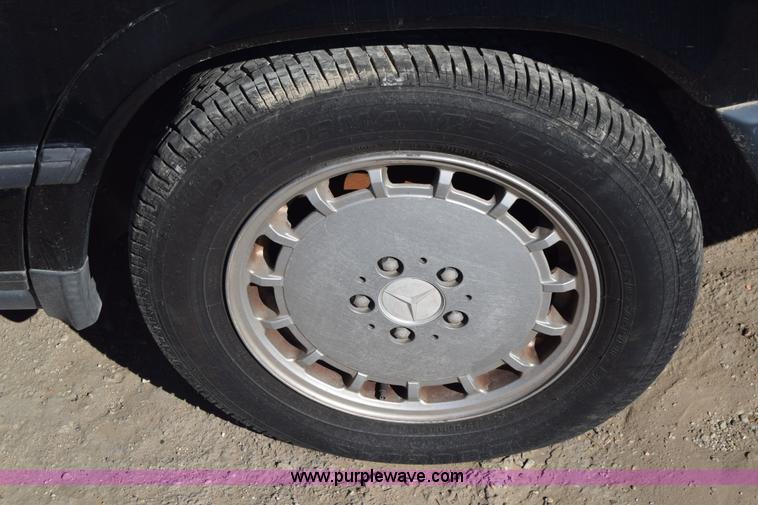 image for item K4843 1989 Mercedes Benz 300E