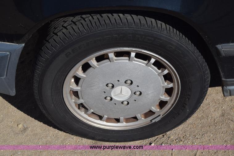 image for item K4843 1989 Mercedes Benz 300E