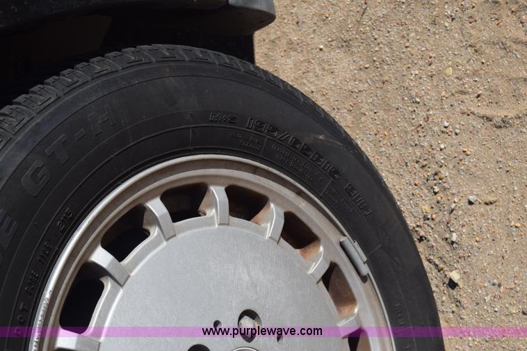 image for item K4843 1989 Mercedes Benz 300E