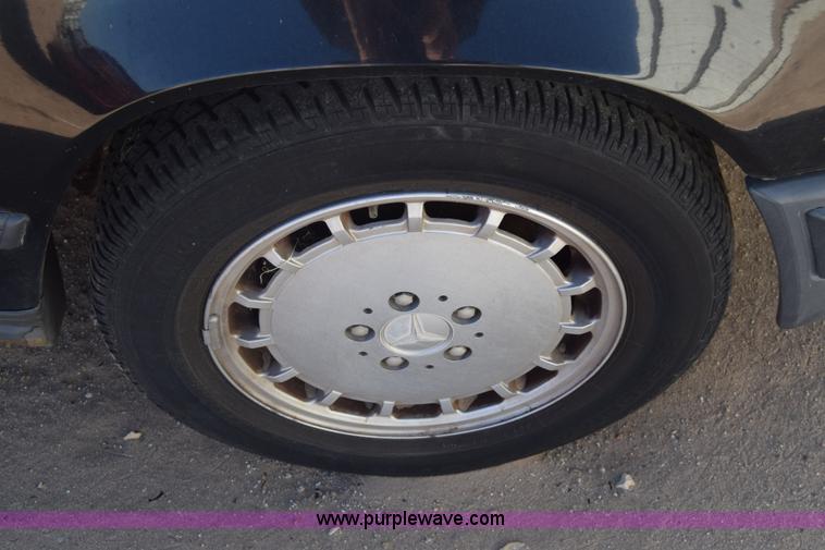 image for item K4843 1989 Mercedes Benz 300E