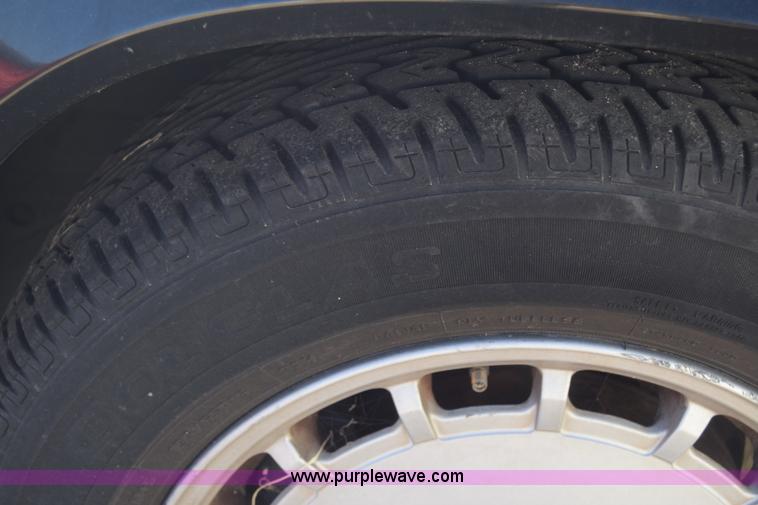 image for item K4843 1989 Mercedes Benz 300E