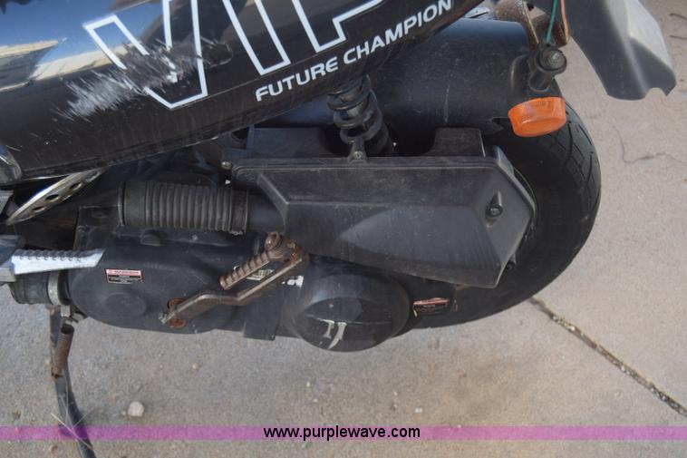image for item K4845 2007 VIP moped