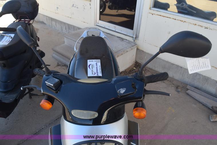 image for item K4845 2007 VIP moped