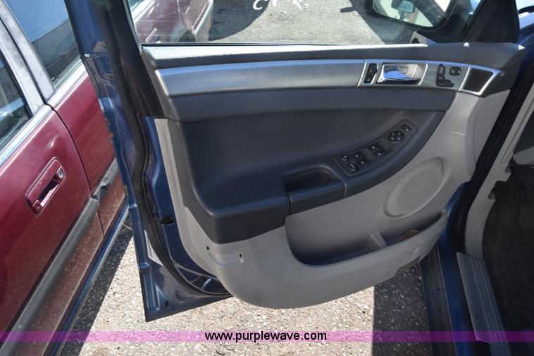 image for item K4910 2007 Chrysler Pacifica Touring SUV