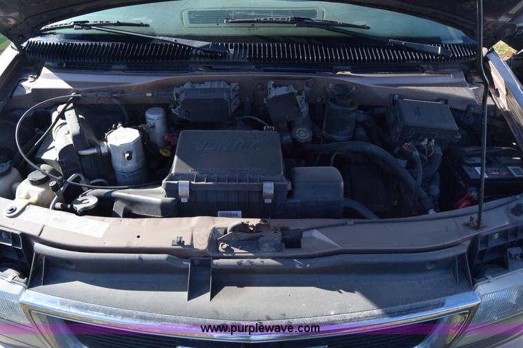 image for item K4912 2001 GMC Safari van