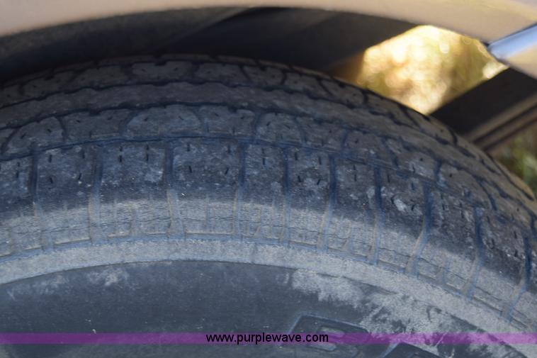 image for item K4912 2001 GMC Safari van